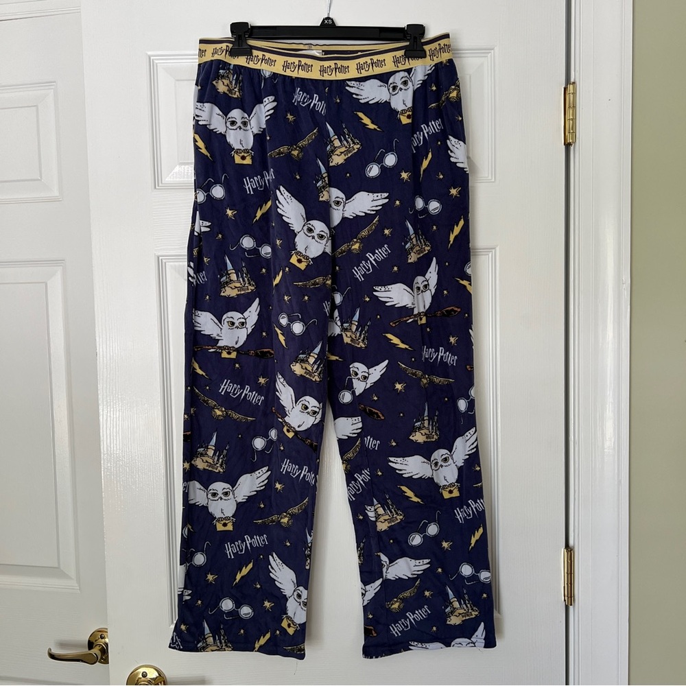 Harry Potter pajama bottoms size Large